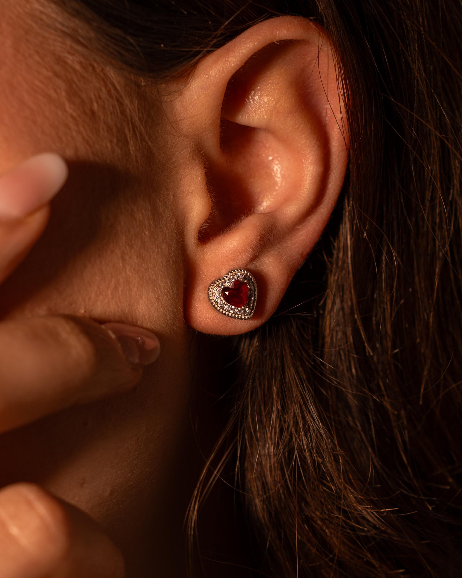 ORECCHINI LINEA SOFIA CUORE ROSSO E BIANCO IN ARGENTO 925 E ZIRCONI