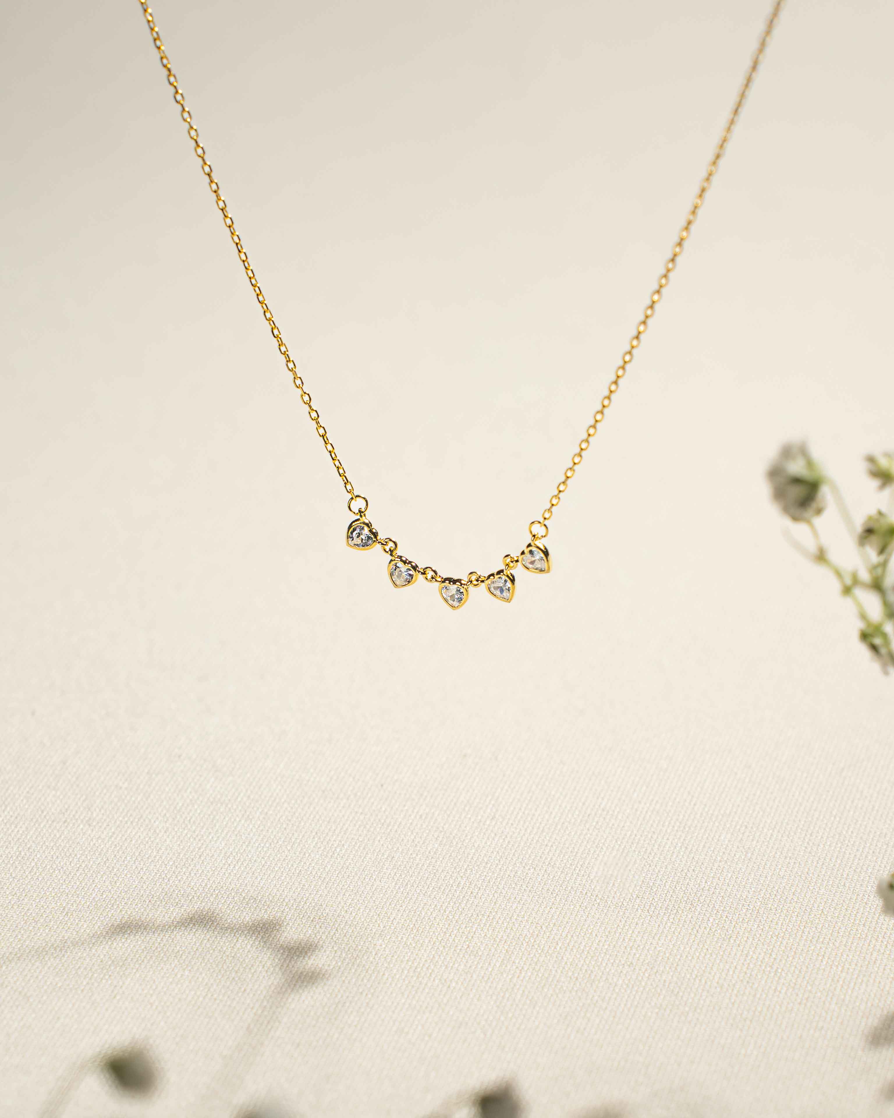 COLLANA LINEA LILIANA CATENA FORZATINA ORO CON CUORICINI IN ARGENTO 925 E ZIRCONI BIANCHI