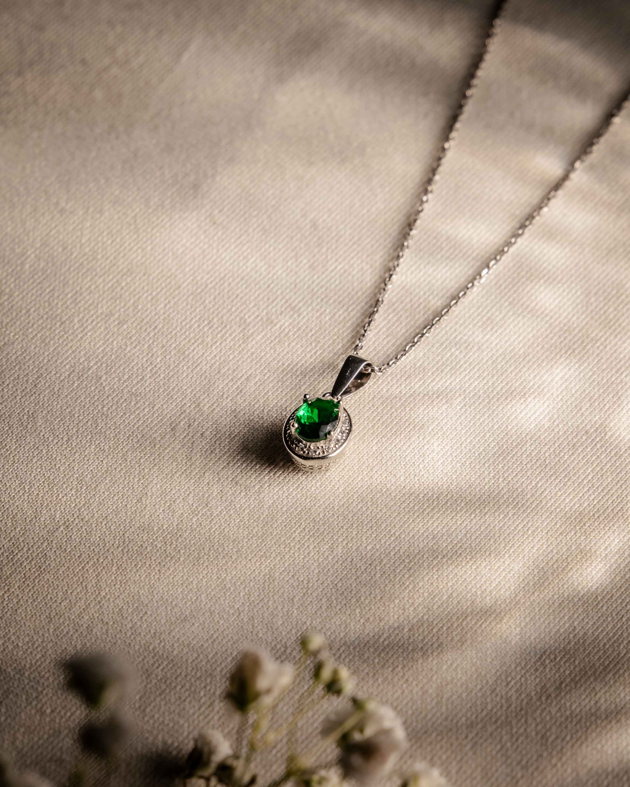 COLLANA LINEA KATE ZIRCONE OVALE VERDE IN ARGENTO 925