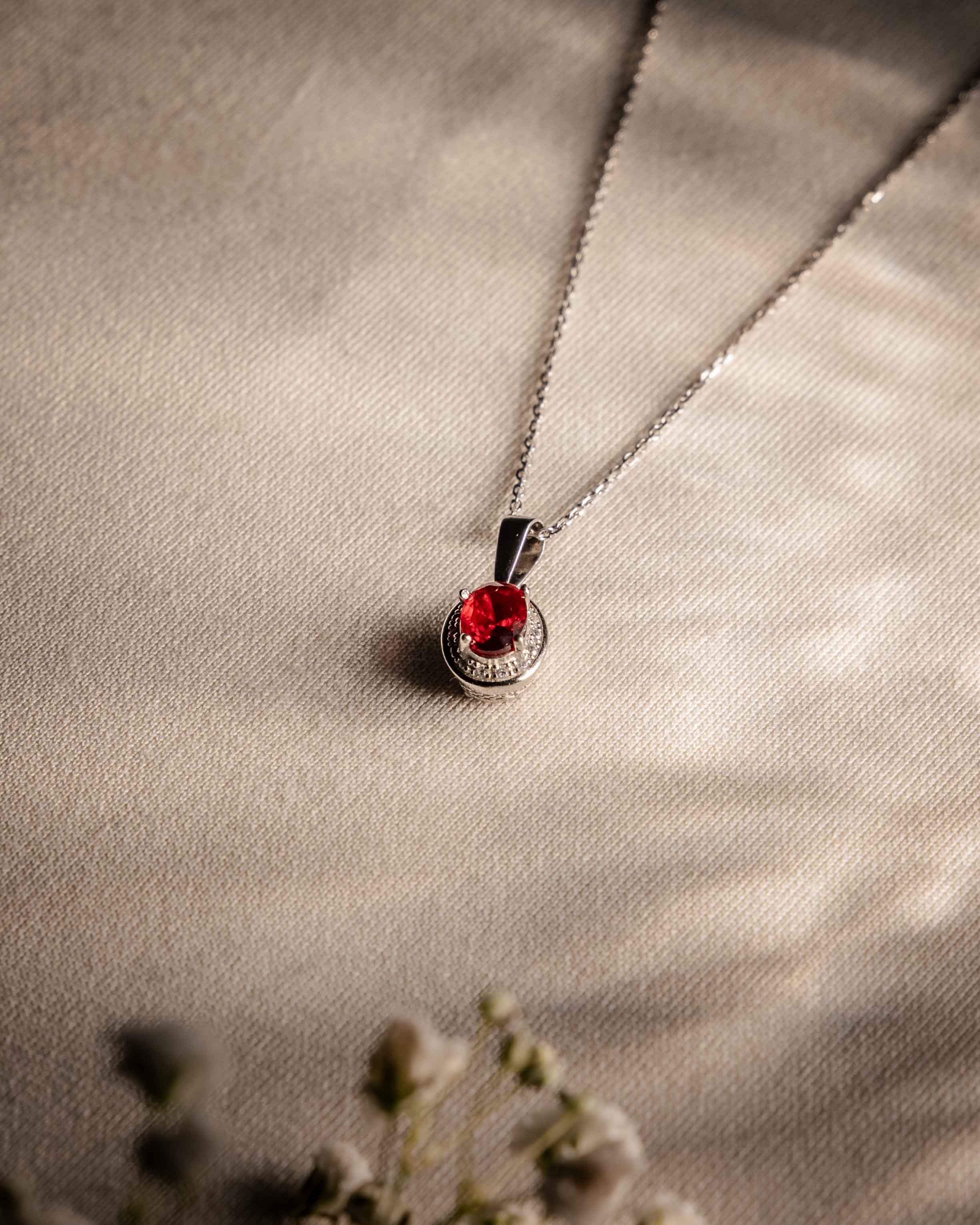 COLLANA LINEA KATE ZIRCONE OVALE ROSSO IN ARGENTO 925