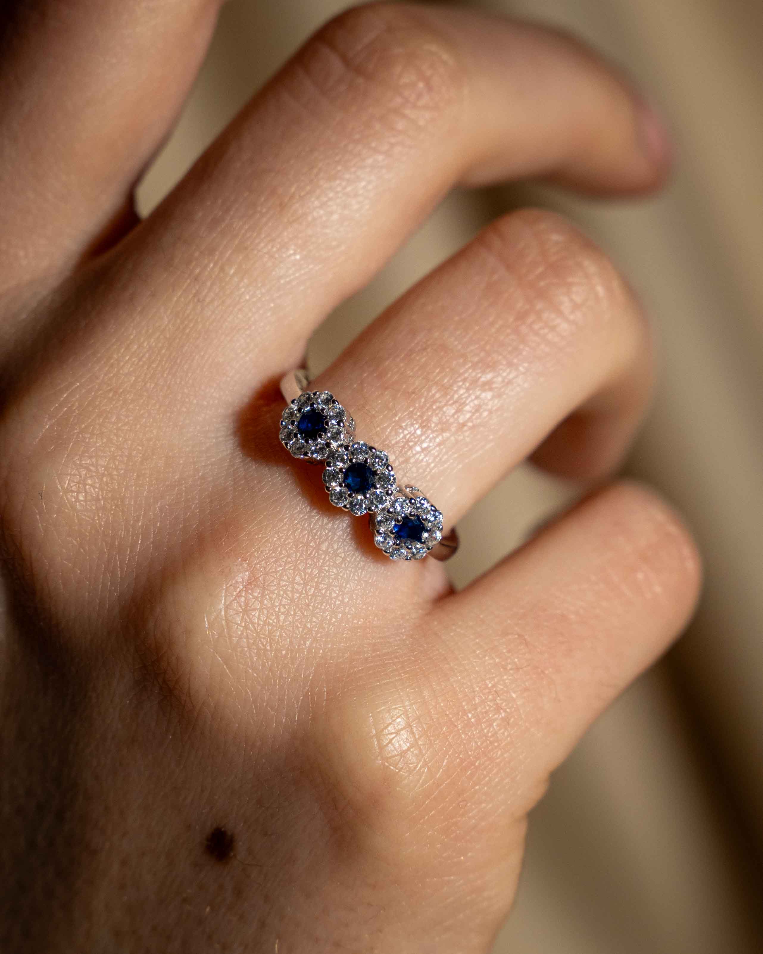 ANELLO TRILOGY FIORI IN ARGENTO 925 E ZIRCONI BIANCHI E BLU