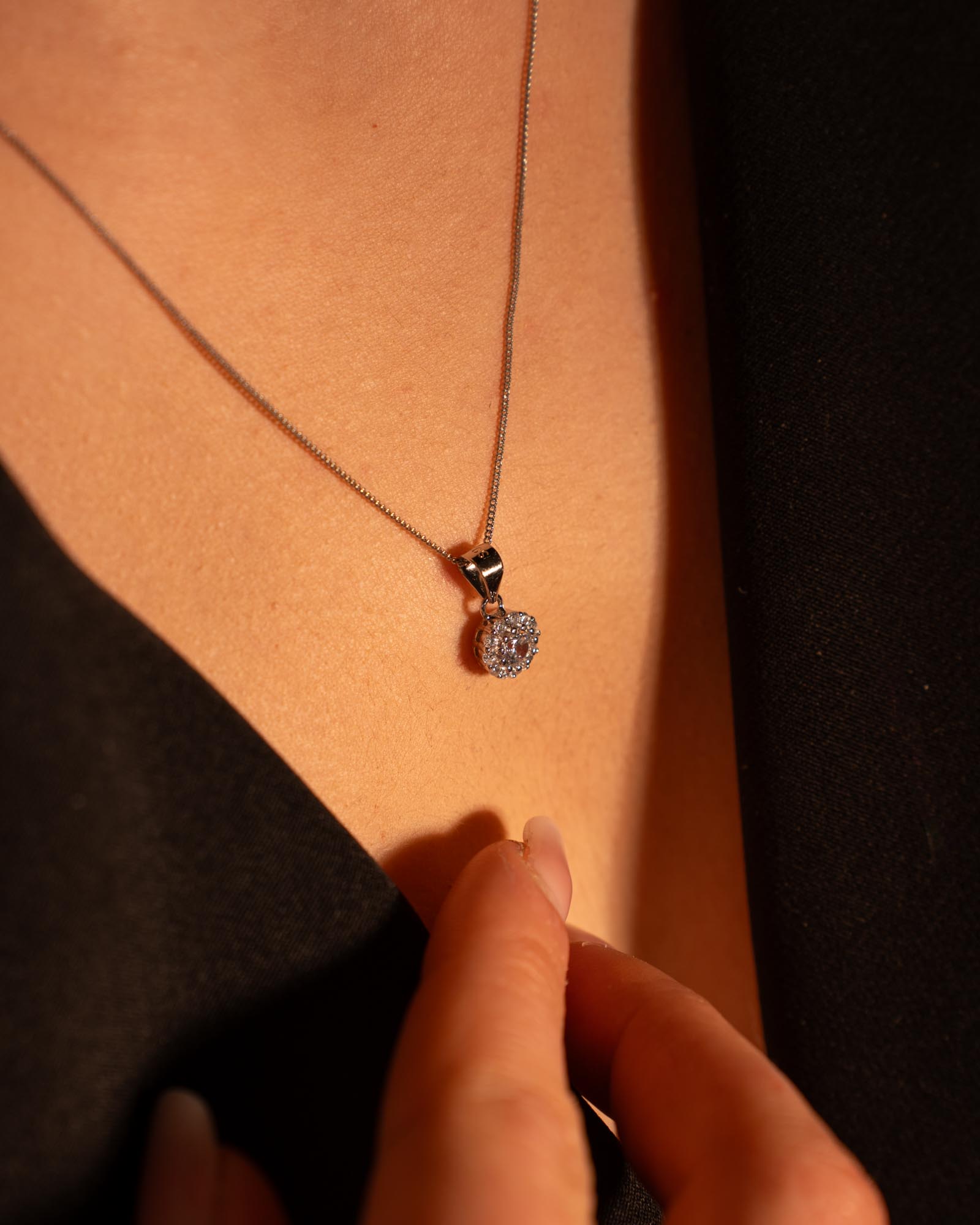 COLLANA LINEA DARIA CON ZIRCONI BIANCHI IN ARGENTO 925