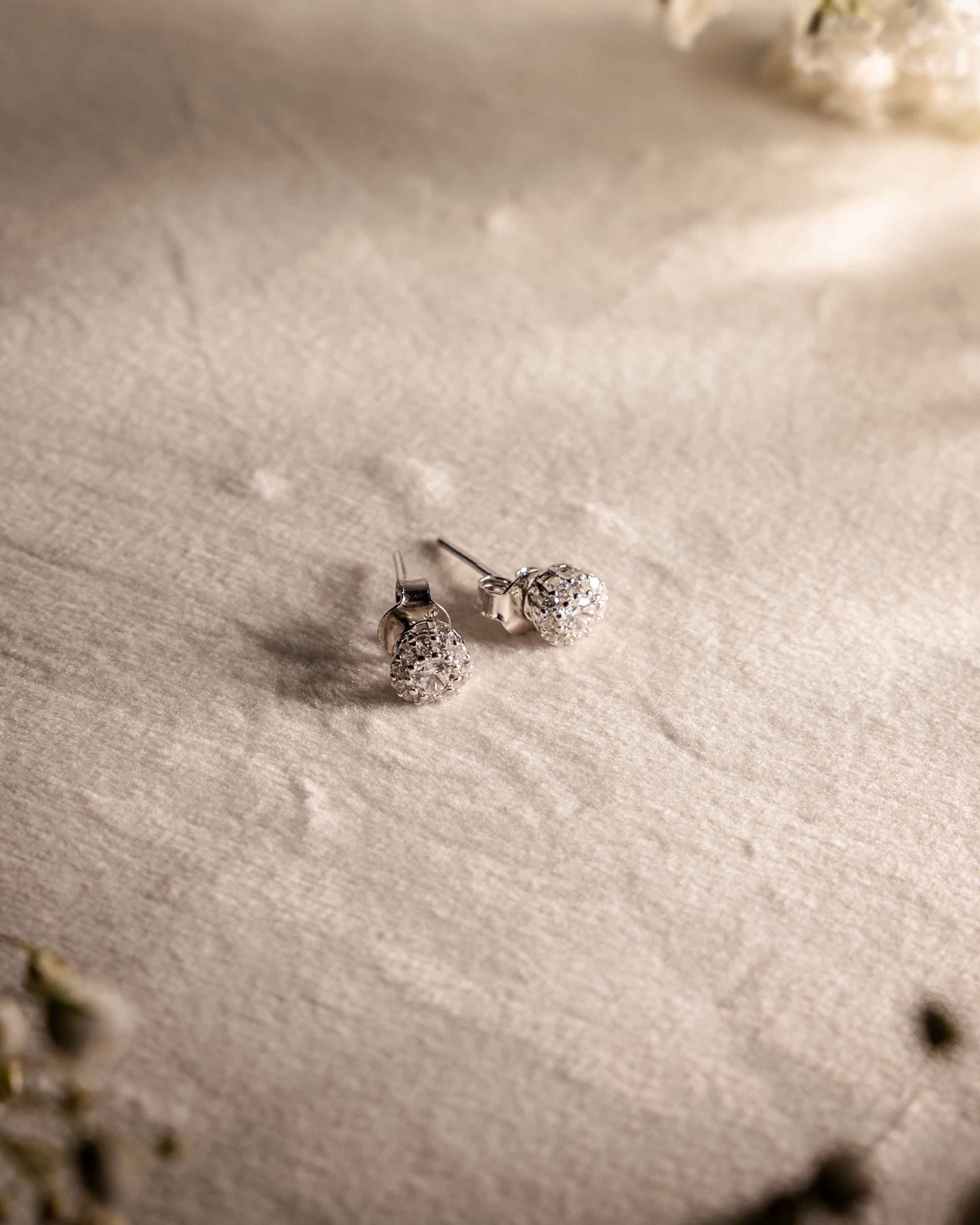 ORECCHINI LINEA DARIA CON ZIRCONI BIANCHI IN ARGENTO 925