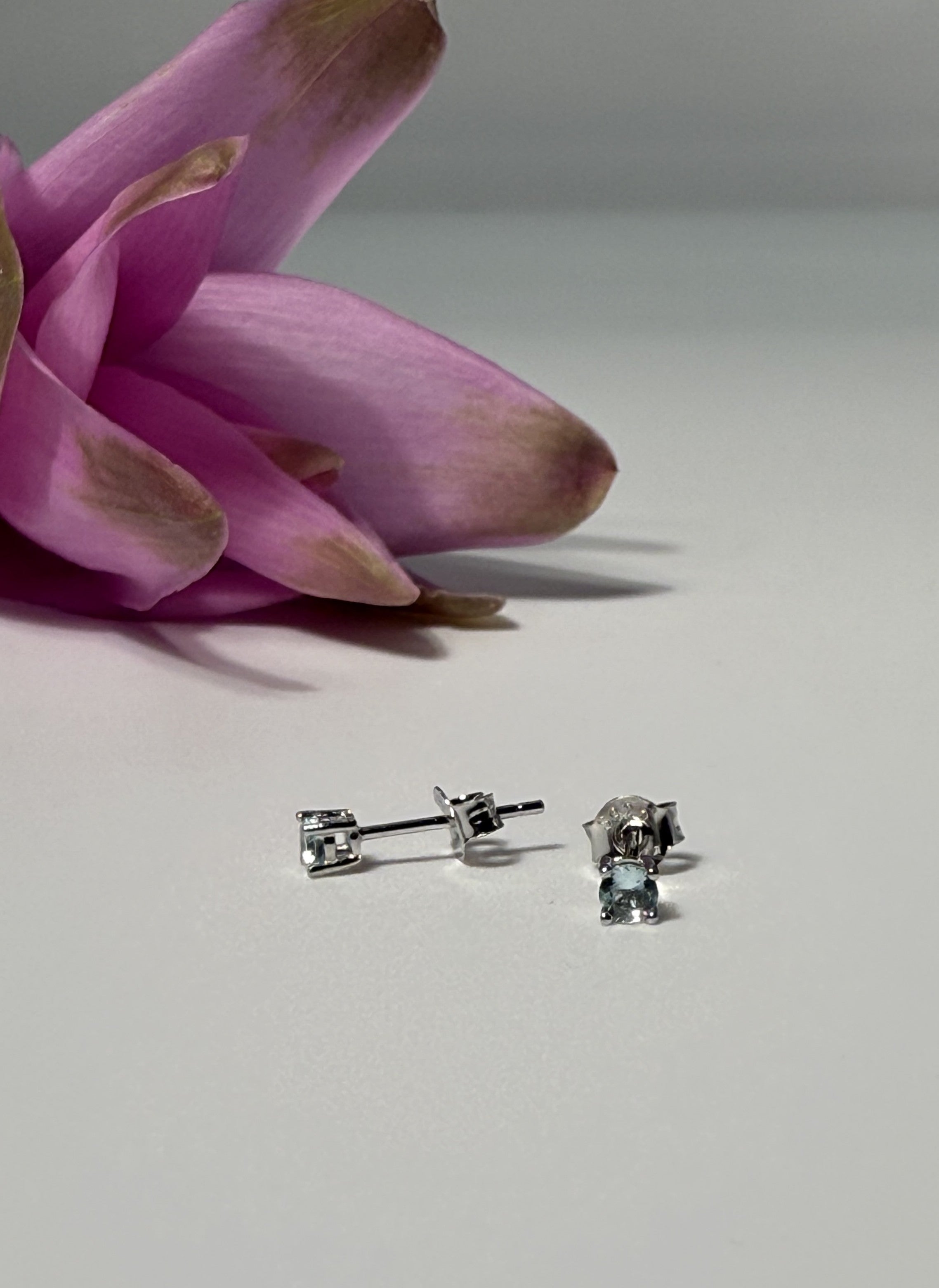 ORECCHINO PUNTO LUCE ZIRCONE ACQUAMARINA ARGENTO 925