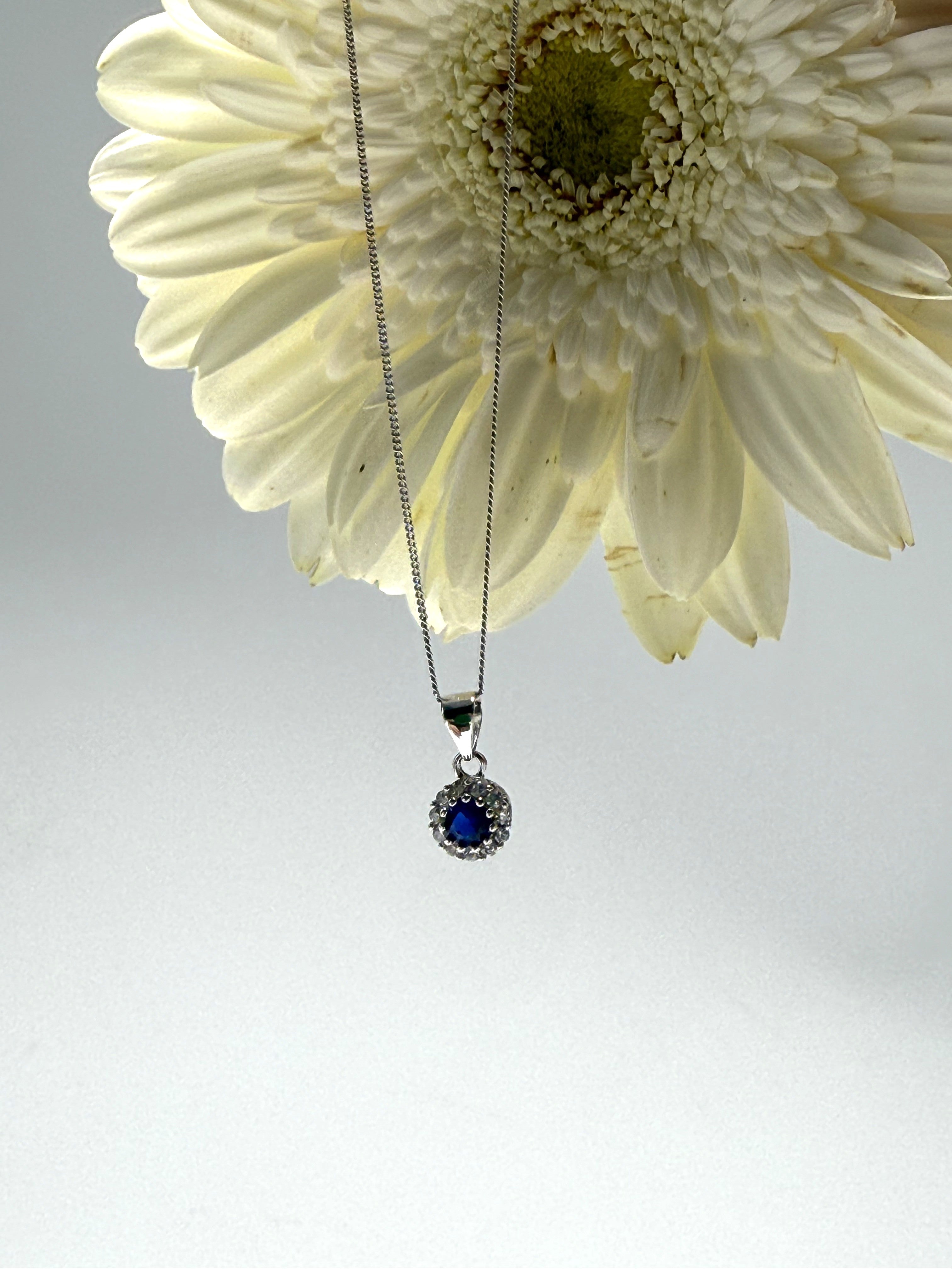 COLLANA LINEA DARIA CON ZIRCONI BIANCHI E BLU IN ARGENTO 925