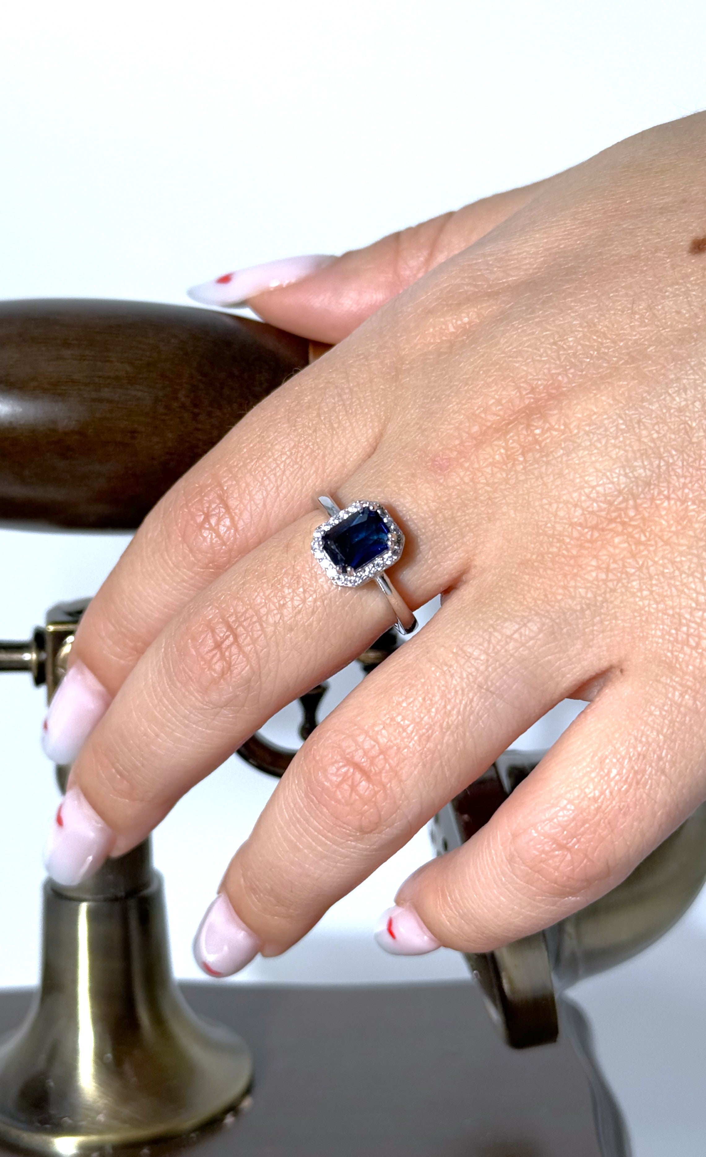 ANELLO CUSCINO BLU IN ARGENTO 925